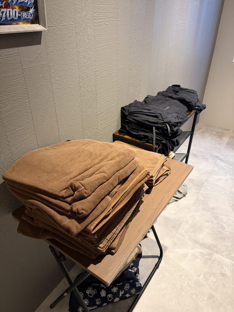 SAUNA VERSEで用意されているタオルとサウナパンツ